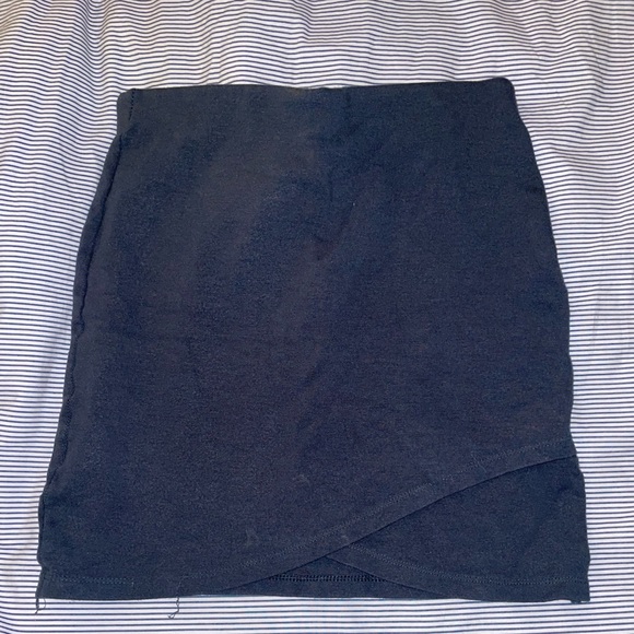 Aritzia talula pencil skirt - Picture 2 of 3